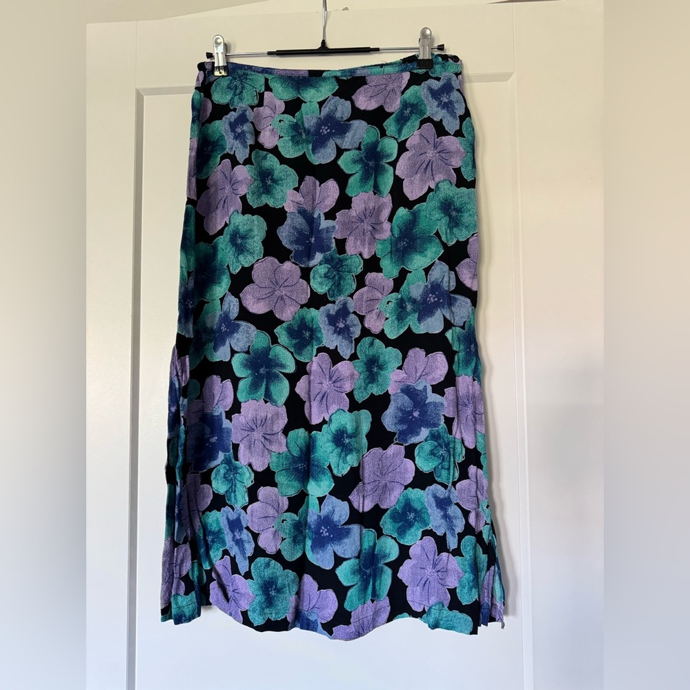 Vintage JM Collection Black and Purple Floral Midi Skirt Size M